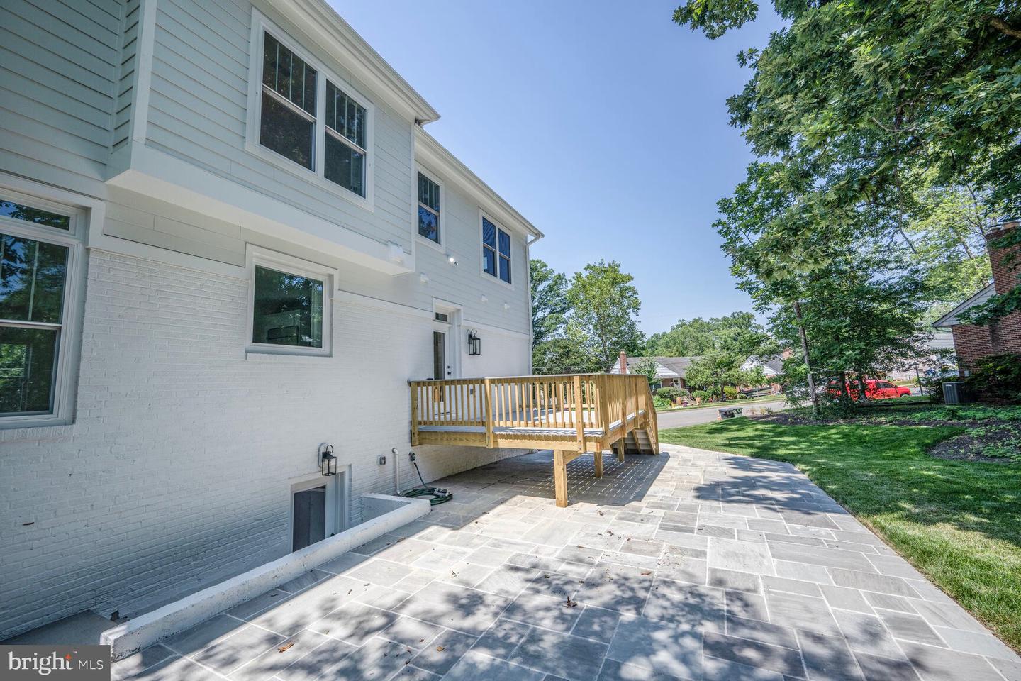 2100 PATRICK HENRY DRIVE, ARLINGTON, Virginia 22205, 5 Bedrooms Bedrooms, ,3 BathroomsBathrooms,Residential,For sale,2100 PATRICK HENRY DRIVE,VAAR2060070 MLS # VAAR2060070