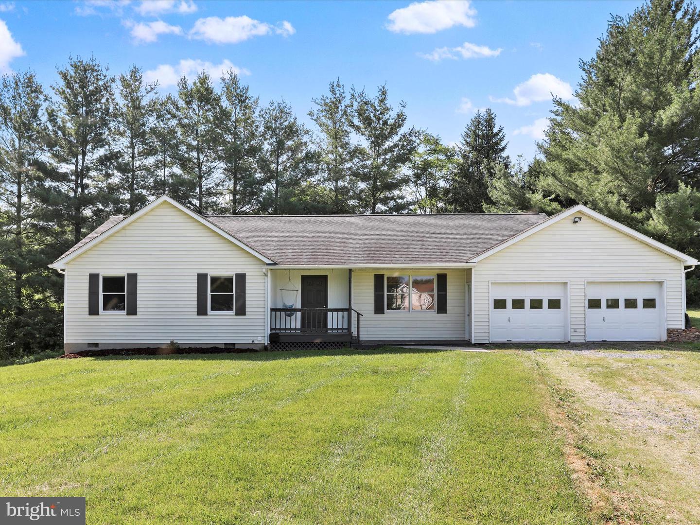 184 MASSANUTTEN DR, EDINBURG, Virginia 22824, 3 Bedrooms Bedrooms, ,2 BathroomsBathrooms,Residential,For sale,184 MASSANUTTEN DR,VASH2011890 MLS # VASH2011890