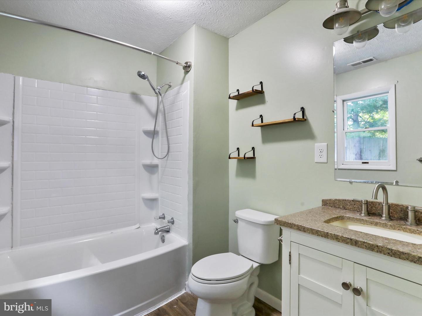 184 MASSANUTTEN DR, EDINBURG, Virginia 22824, 3 Bedrooms Bedrooms, ,2 BathroomsBathrooms,Residential,For sale,184 MASSANUTTEN DR,VASH2011890 MLS # VASH2011890