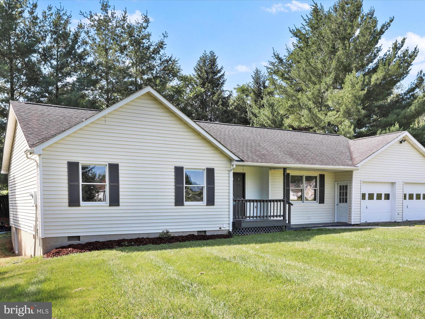 184 MASSANUTTEN DR, EDINBURG, Virginia 22824, 3 Bedrooms Bedrooms, ,2 BathroomsBathrooms,Residential,For sale,184 MASSANUTTEN DR,VASH2011890 MLS # VASH2011890