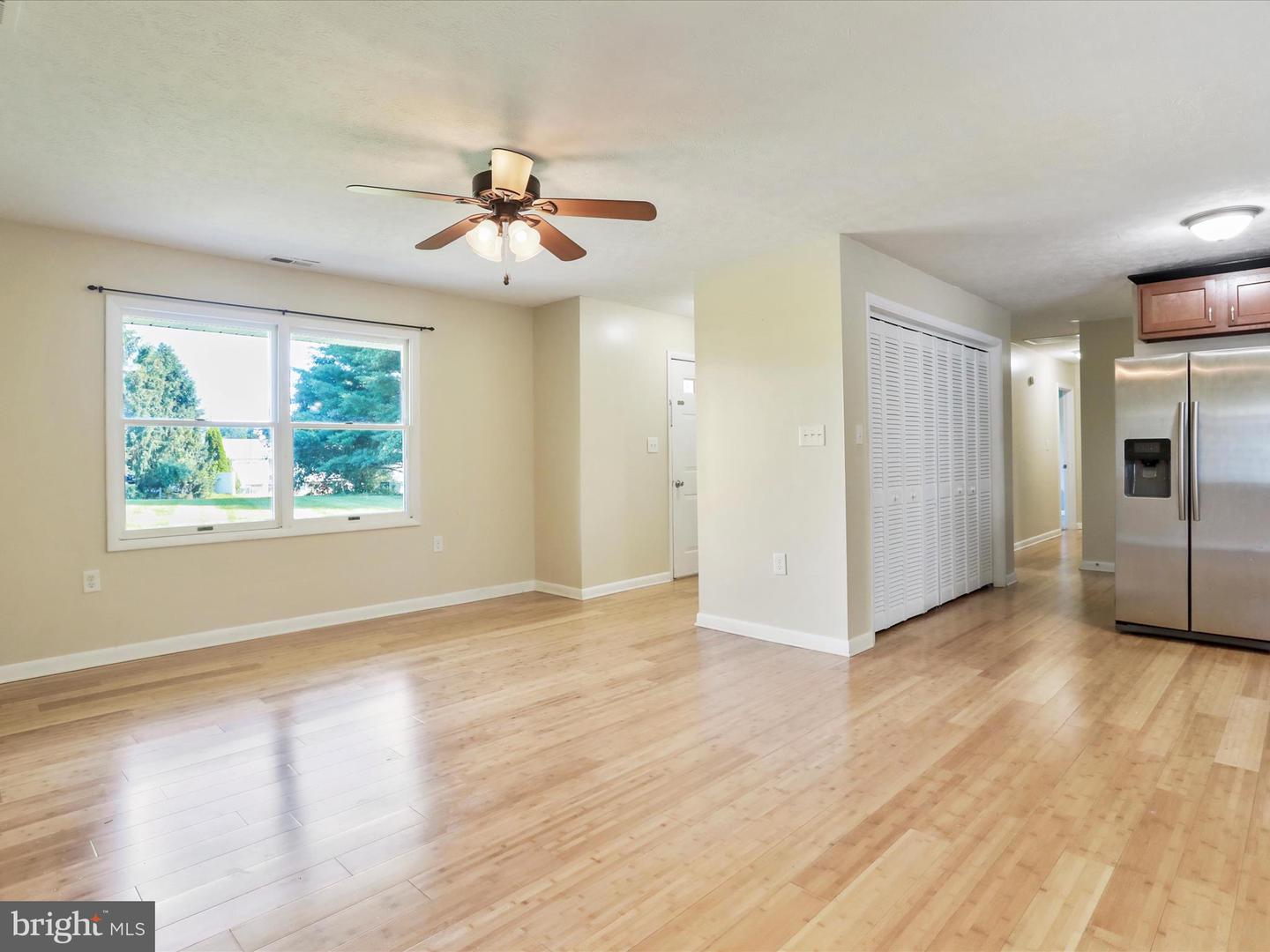 184 MASSANUTTEN DR, EDINBURG, Virginia 22824, 3 Bedrooms Bedrooms, ,2 BathroomsBathrooms,Residential,For sale,184 MASSANUTTEN DR,VASH2011890 MLS # VASH2011890
