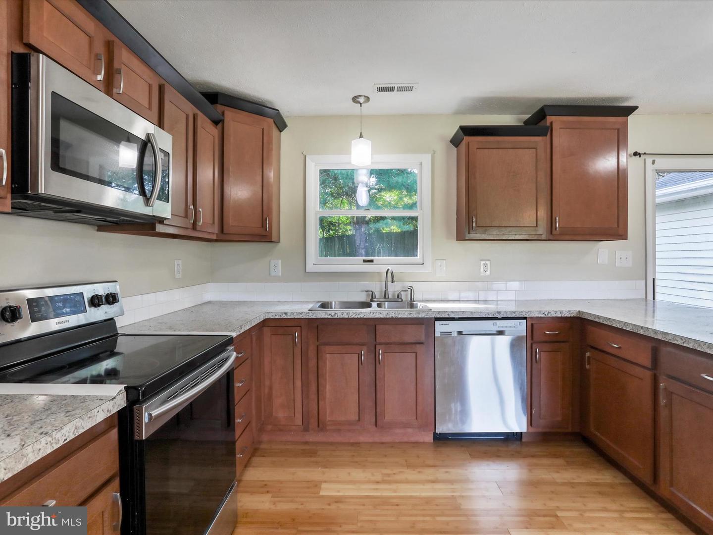 184 MASSANUTTEN DR, EDINBURG, Virginia 22824, 3 Bedrooms Bedrooms, ,2 BathroomsBathrooms,Residential,For sale,184 MASSANUTTEN DR,VASH2011890 MLS # VASH2011890