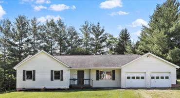 184 MASSANUTTEN DR, EDINBURG, Virginia 22824, 3 Bedrooms Bedrooms, ,2 BathroomsBathrooms,Residential,For sale,184 MASSANUTTEN DR,VASH2011890 MLS # VASH2011890