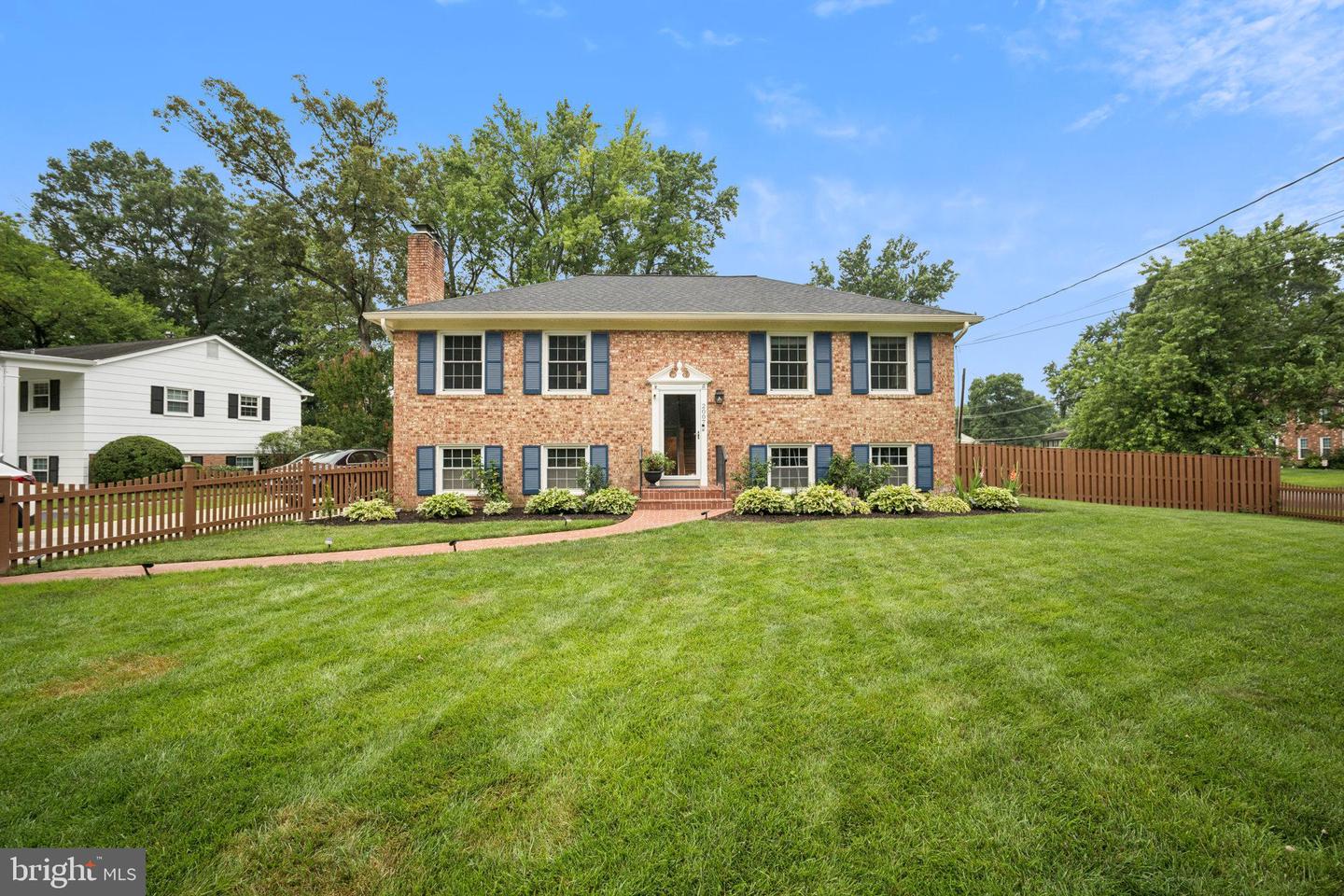 2007 COOL SPRING DR, ALEXANDRIA, Virginia 22308, 4 Bedrooms Bedrooms, ,2 BathroomsBathrooms,Residential,For sale,2007 COOL SPRING DR,VAFX2253332 MLS # VAFX2253332