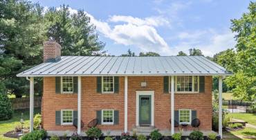 1170 S PARKER ST, UPPERVILLE, Virginia 20184, 4 Bedrooms Bedrooms, ,2 BathroomsBathrooms,Residential,For sale,1170 S PARKER ST,VAFQ2017318 MLS # VAFQ2017318