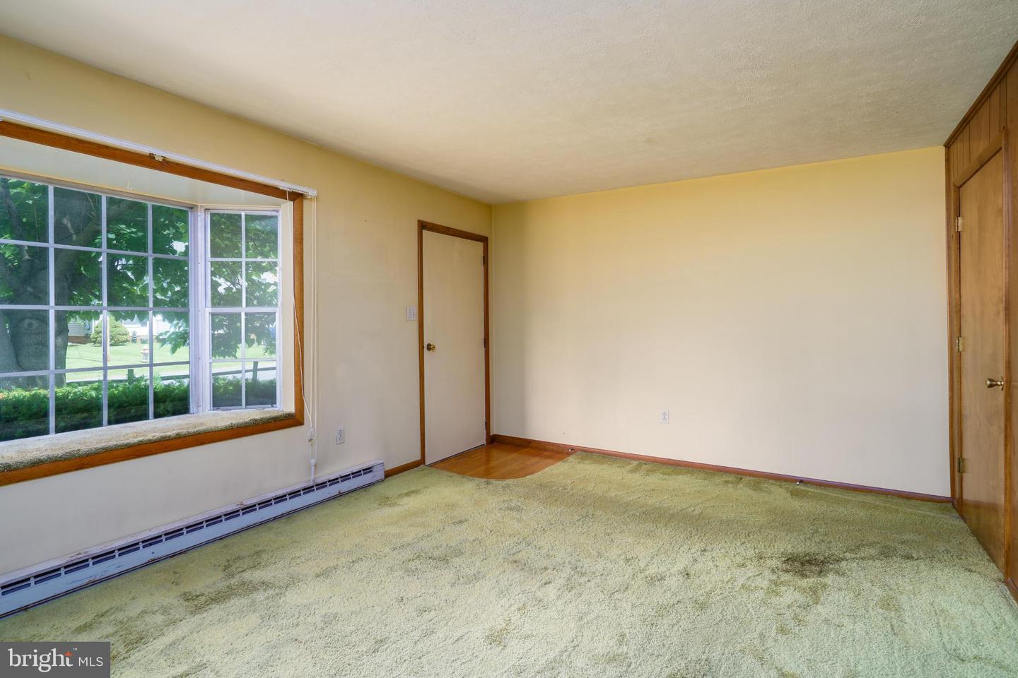 25 BYRD AVE, BERRYVILLE, Virginia 22611, 3 Bedrooms Bedrooms, 11 Rooms Rooms,2 BathroomsBathrooms,Residential,For sale,25 BYRD AVE,VACL2003890 MLS # VACL2003890