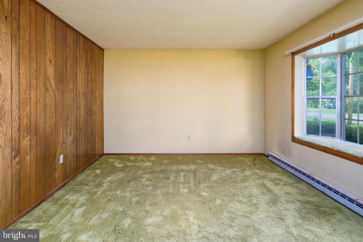25 BYRD AVE, BERRYVILLE, Virginia 22611, 3 Bedrooms Bedrooms, 11 Rooms Rooms,2 BathroomsBathrooms,Residential,For sale,25 BYRD AVE,VACL2003890 MLS # VACL2003890