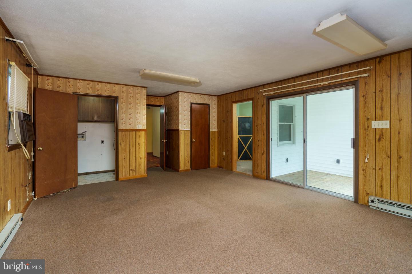 25 BYRD AVE, BERRYVILLE, Virginia 22611, 3 Bedrooms Bedrooms, 11 Rooms Rooms,2 BathroomsBathrooms,Residential,For sale,25 BYRD AVE,VACL2003890 MLS # VACL2003890