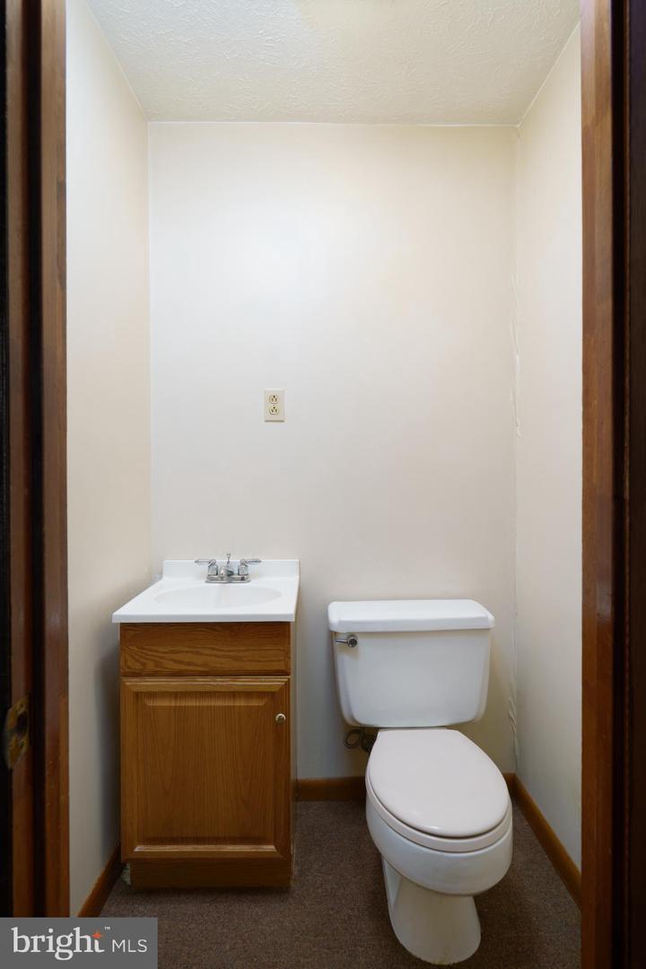 25 BYRD AVE, BERRYVILLE, Virginia 22611, 3 Bedrooms Bedrooms, 11 Rooms Rooms,2 BathroomsBathrooms,Residential,For sale,25 BYRD AVE,VACL2003890 MLS # VACL2003890