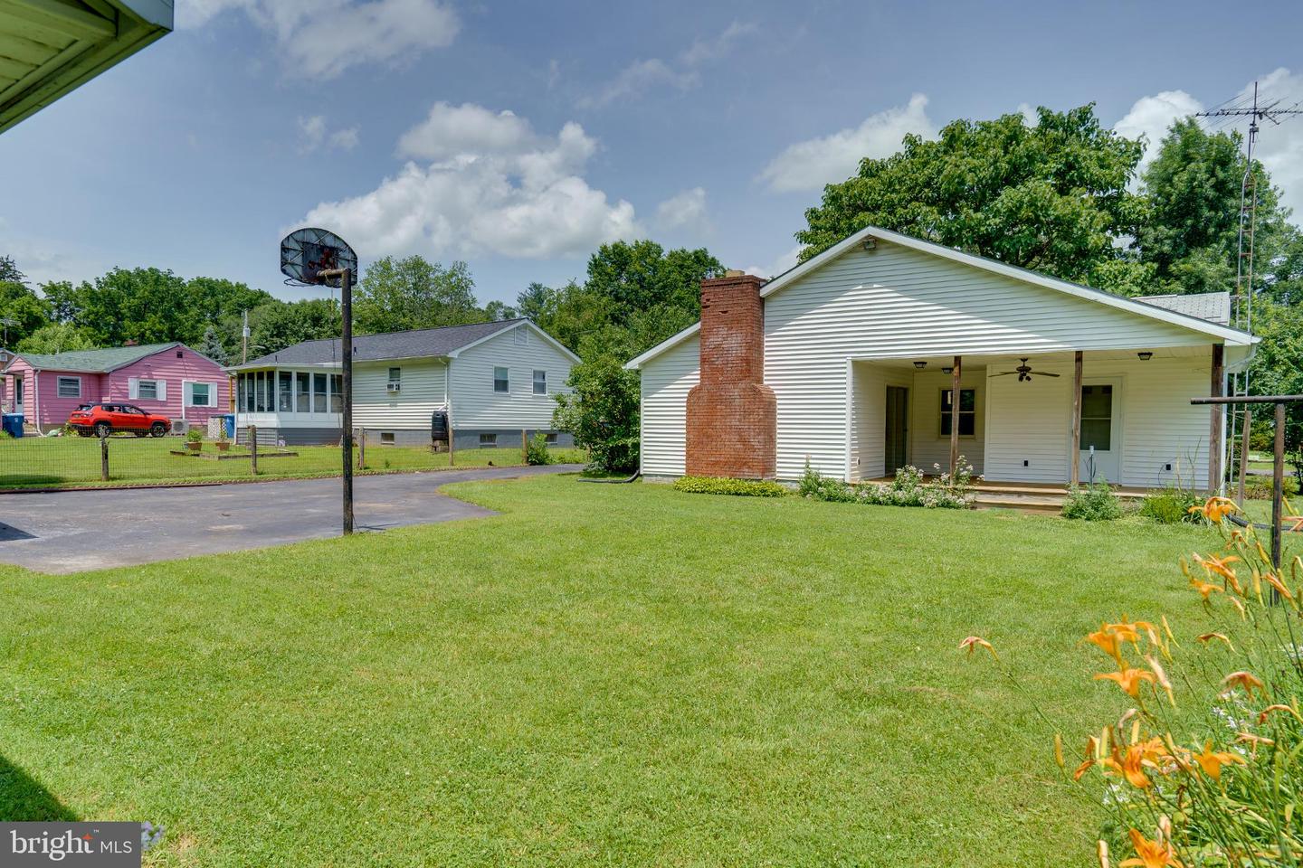 25 BYRD AVE, BERRYVILLE, Virginia 22611, 3 Bedrooms Bedrooms, 11 Rooms Rooms,2 BathroomsBathrooms,Residential,For sale,25 BYRD AVE,VACL2003890 MLS # VACL2003890