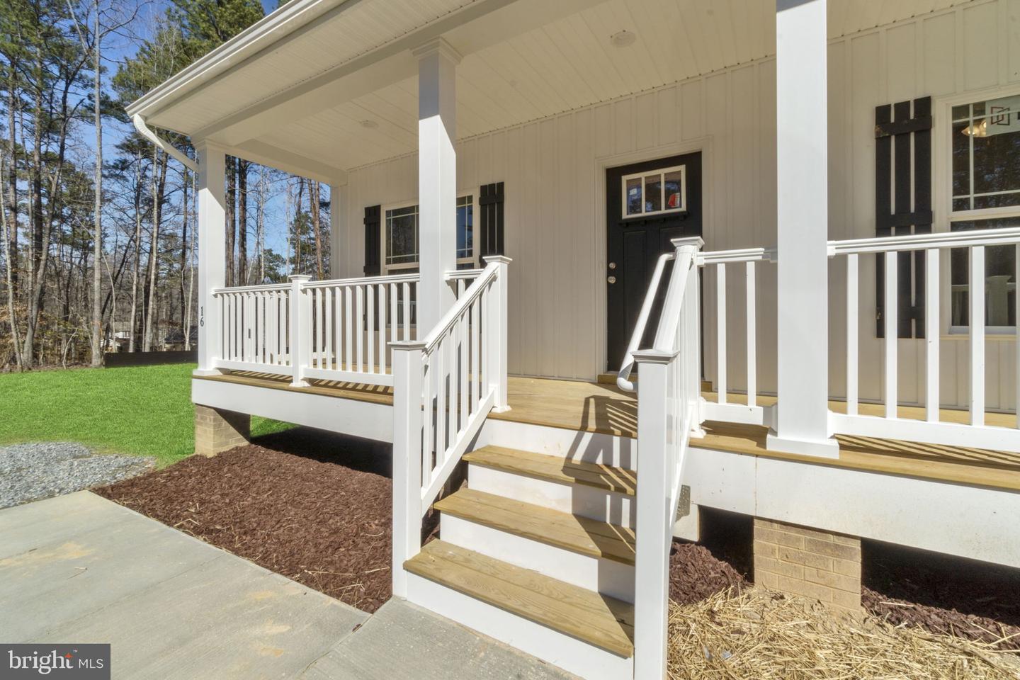 471 LAKE CAROLINE DR, RUTHER GLEN, Virginia 22546, 3 Bedrooms Bedrooms, 7 Rooms Rooms,2 BathroomsBathrooms,Residential,For sale,471 LAKE CAROLINE DR,VACV2008456 MLS # VACV2008456