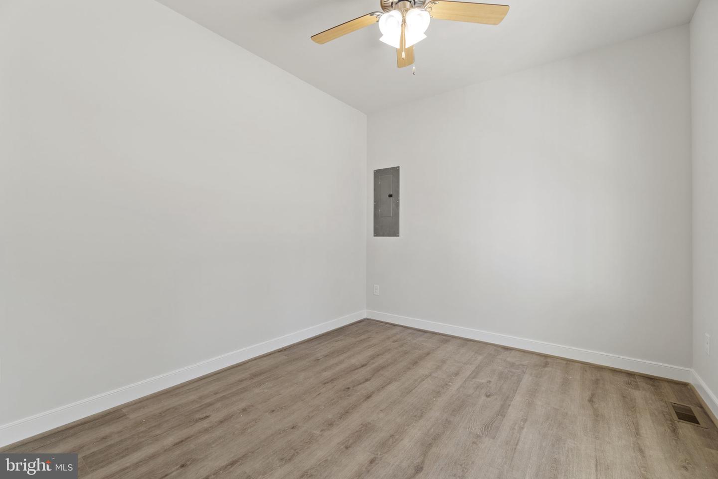 471 LAKE CAROLINE DR, RUTHER GLEN, Virginia 22546, 3 Bedrooms Bedrooms, 7 Rooms Rooms,2 BathroomsBathrooms,Residential,For sale,471 LAKE CAROLINE DR,VACV2008456 MLS # VACV2008456