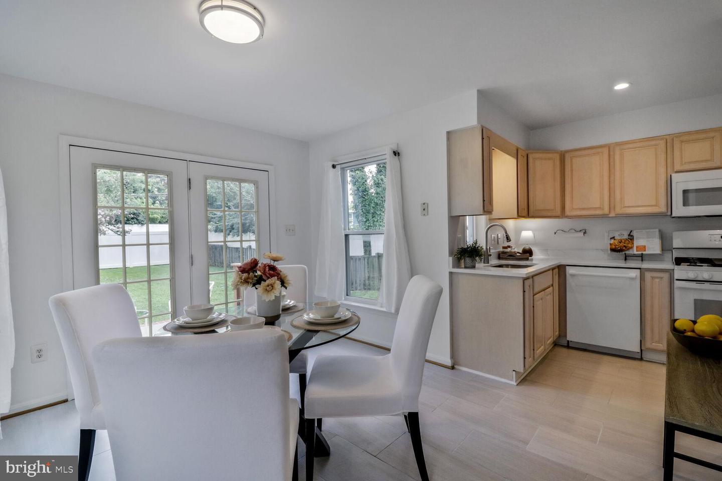 711 N WAKEFIELD ST, ARLINGTON, Virginia 22203, 4 Bedrooms Bedrooms, ,3 BathroomsBathrooms,Residential,For sale,711 N WAKEFIELD ST,VAAR2060210 MLS # VAAR2060210