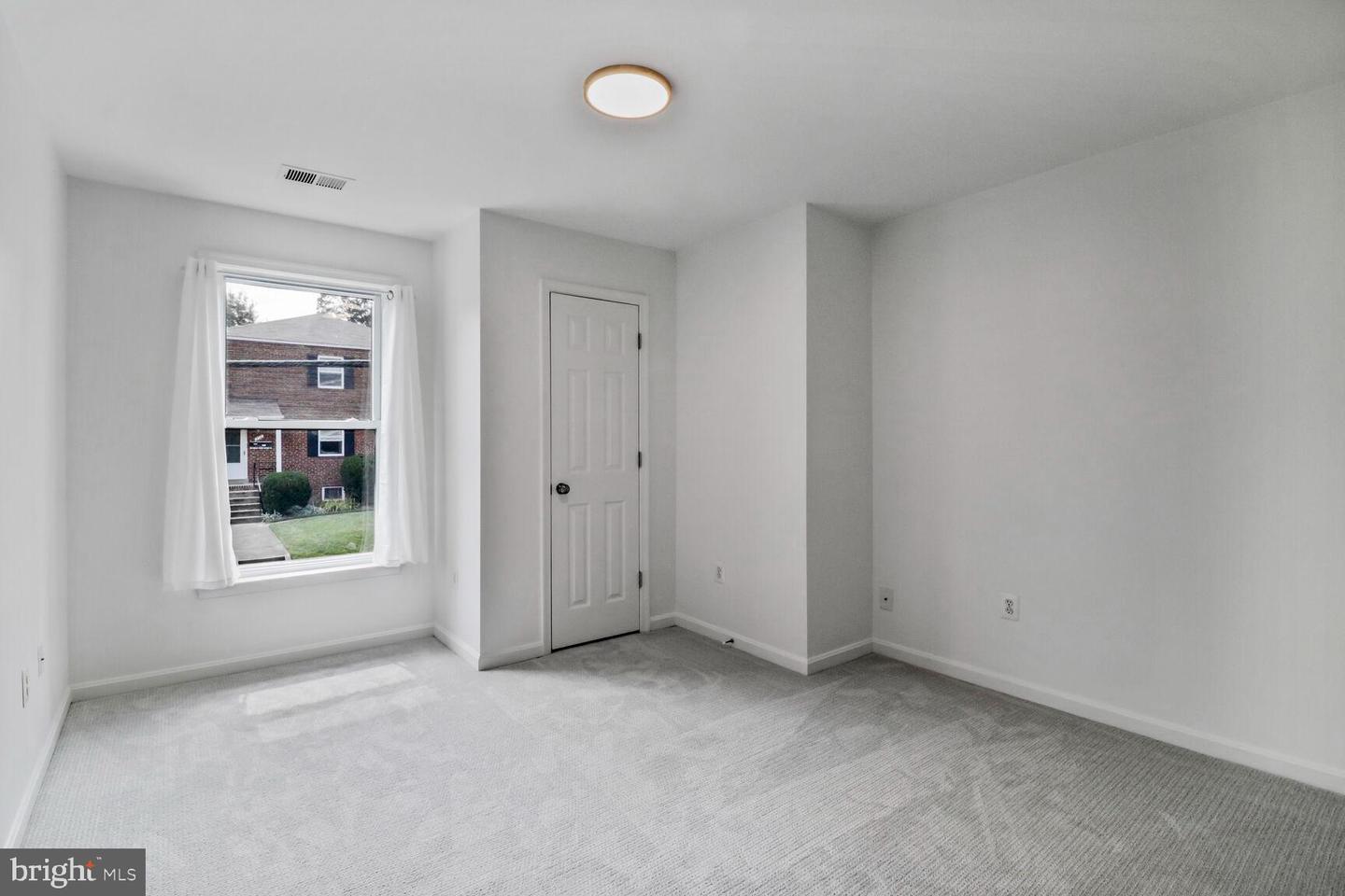 711 N WAKEFIELD ST, ARLINGTON, Virginia 22203, 4 Bedrooms Bedrooms, ,3 BathroomsBathrooms,Residential,For sale,711 N WAKEFIELD ST,VAAR2060210 MLS # VAAR2060210