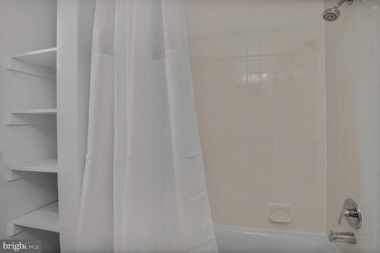711 N WAKEFIELD ST, ARLINGTON, Virginia 22203, 4 Bedrooms Bedrooms, ,3 BathroomsBathrooms,Residential,For sale,711 N WAKEFIELD ST,VAAR2060210 MLS # VAAR2060210