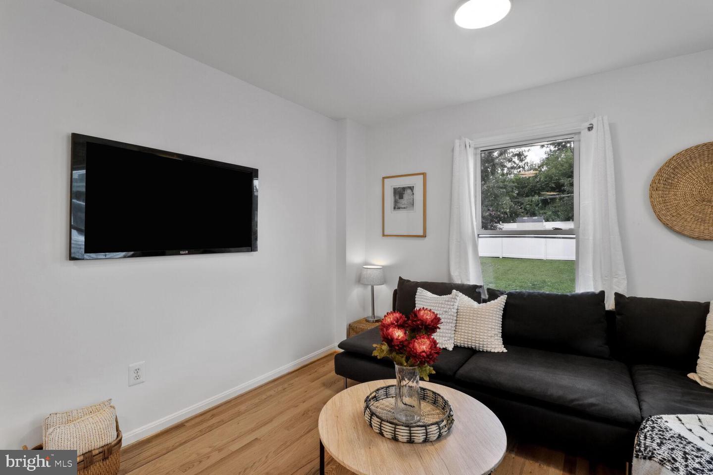 711 N WAKEFIELD ST, ARLINGTON, Virginia 22203, 4 Bedrooms Bedrooms, ,3 BathroomsBathrooms,Residential,For sale,711 N WAKEFIELD ST,VAAR2060210 MLS # VAAR2060210