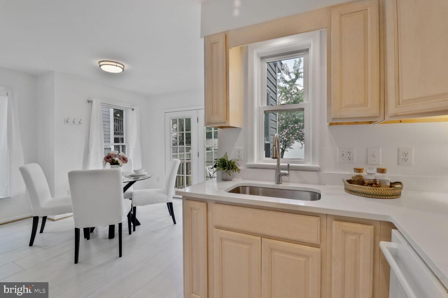 711 N WAKEFIELD ST, ARLINGTON, Virginia 22203, 4 Bedrooms Bedrooms, ,3 BathroomsBathrooms,Residential,For sale,711 N WAKEFIELD ST,VAAR2060210 MLS # VAAR2060210