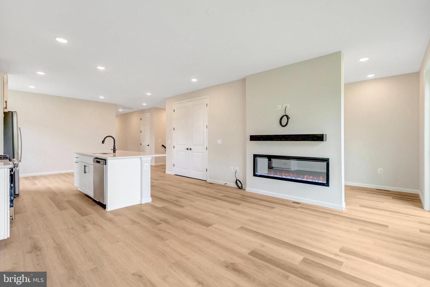 100 MIDSUMMER LN, MIDDLETOWN, Virginia 22645, 3 Bedrooms Bedrooms, ,2 BathroomsBathrooms,Residential,For sale,100 MIDSUMMER LN,VAFV2035268 MLS # VAFV2035268