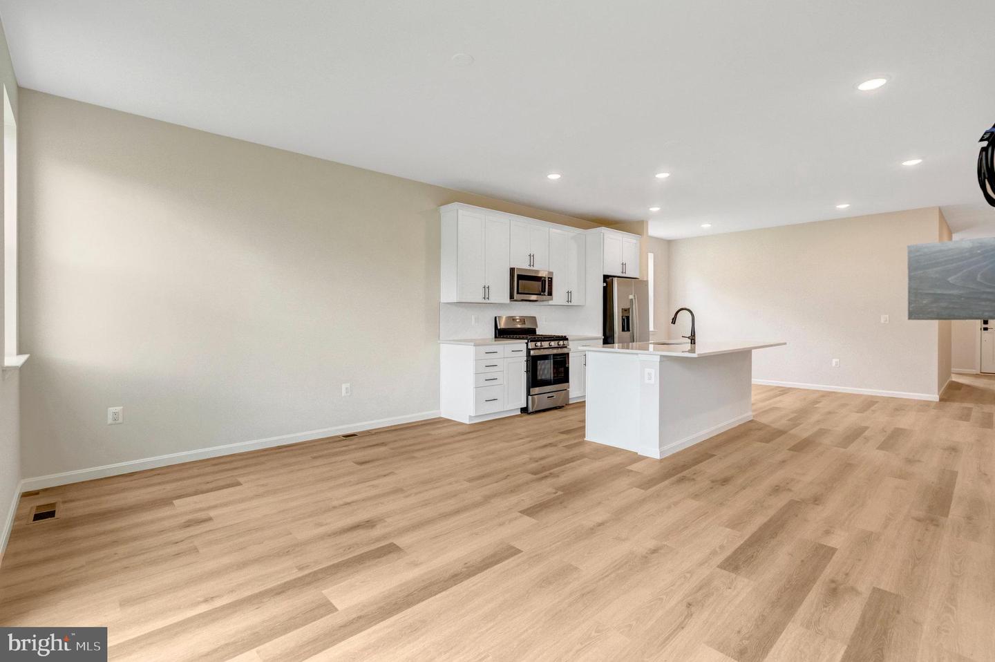 100 MIDSUMMER LN, MIDDLETOWN, Virginia 22645, 3 Bedrooms Bedrooms, ,2 BathroomsBathrooms,Residential,For sale,100 MIDSUMMER LN,VAFV2035268 MLS # VAFV2035268