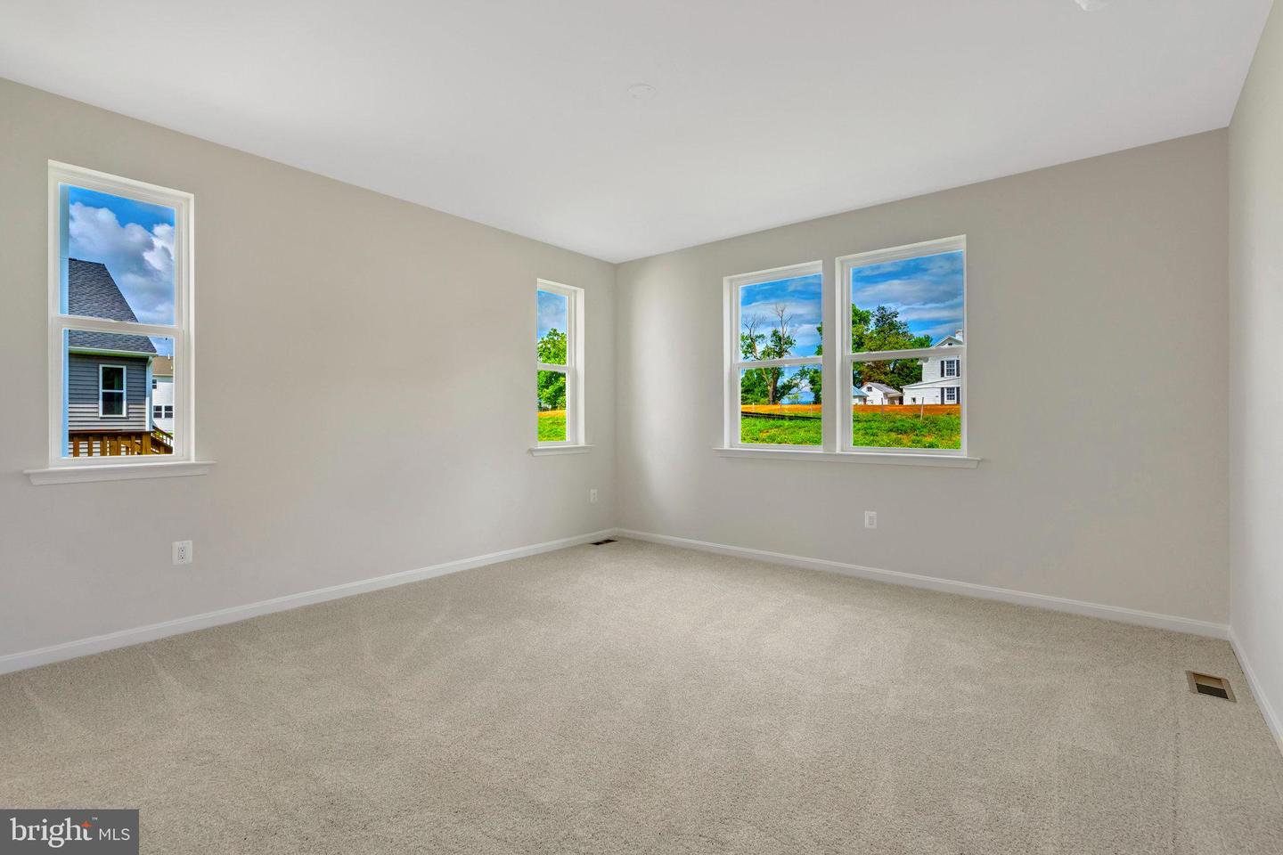 100 MIDSUMMER LN, MIDDLETOWN, Virginia 22645, 3 Bedrooms Bedrooms, ,2 BathroomsBathrooms,Residential,For sale,100 MIDSUMMER LN,VAFV2035268 MLS # VAFV2035268