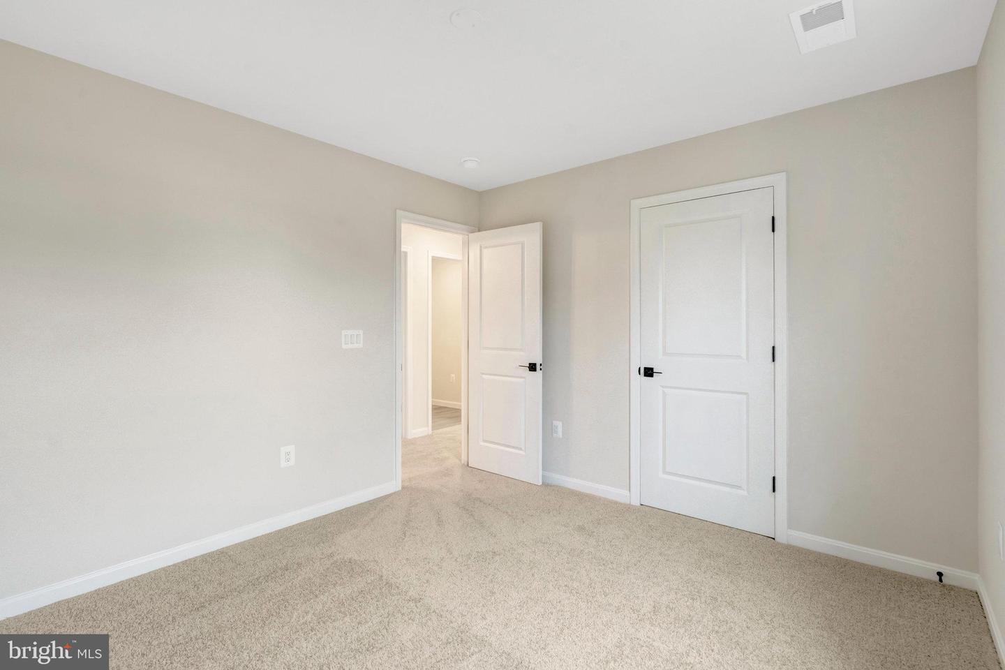 102 MIDSUMMER LN, MIDDLETOWN, Virginia 22645, 3 Bedrooms Bedrooms, ,2 BathroomsBathrooms,Residential,For sale,102 MIDSUMMER LN,VAFV2035270 MLS # VAFV2035270