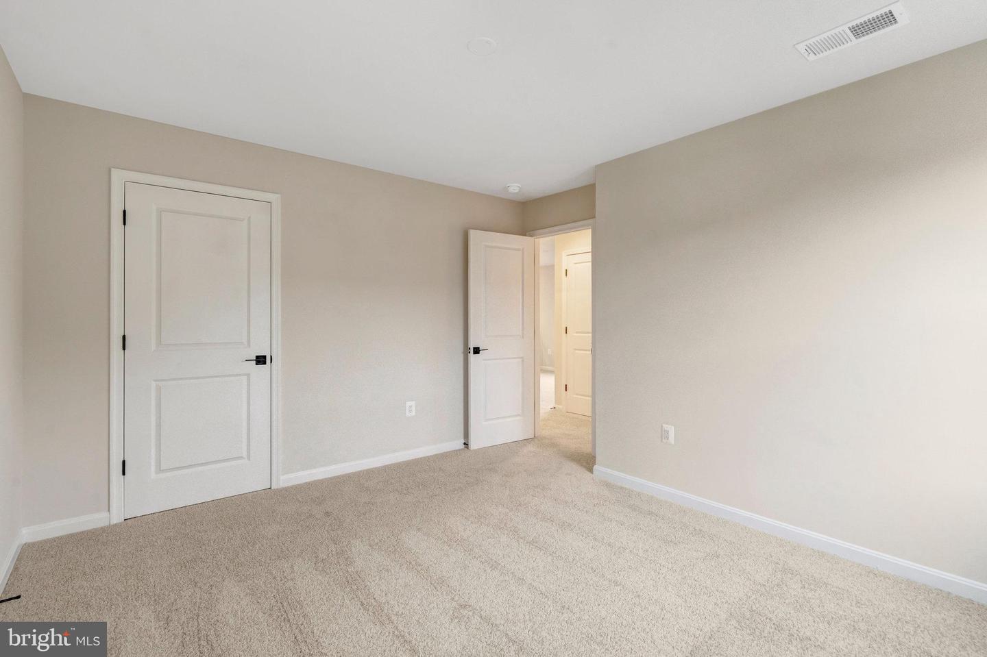 102 MIDSUMMER LN, MIDDLETOWN, Virginia 22645, 3 Bedrooms Bedrooms, ,2 BathroomsBathrooms,Residential,For sale,102 MIDSUMMER LN,VAFV2035270 MLS # VAFV2035270