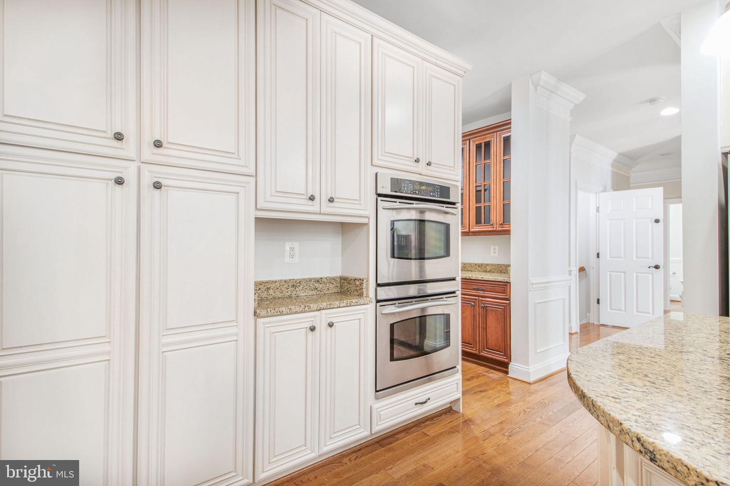 9507 SHELLY KRASNOW LN, FAIRFAX, Virginia 22031, 5 Bedrooms Bedrooms, ,4 BathroomsBathrooms,Residential,For sale,9507 SHELLY KRASNOW LN,VAFC2006584 MLS # VAFC2006584
