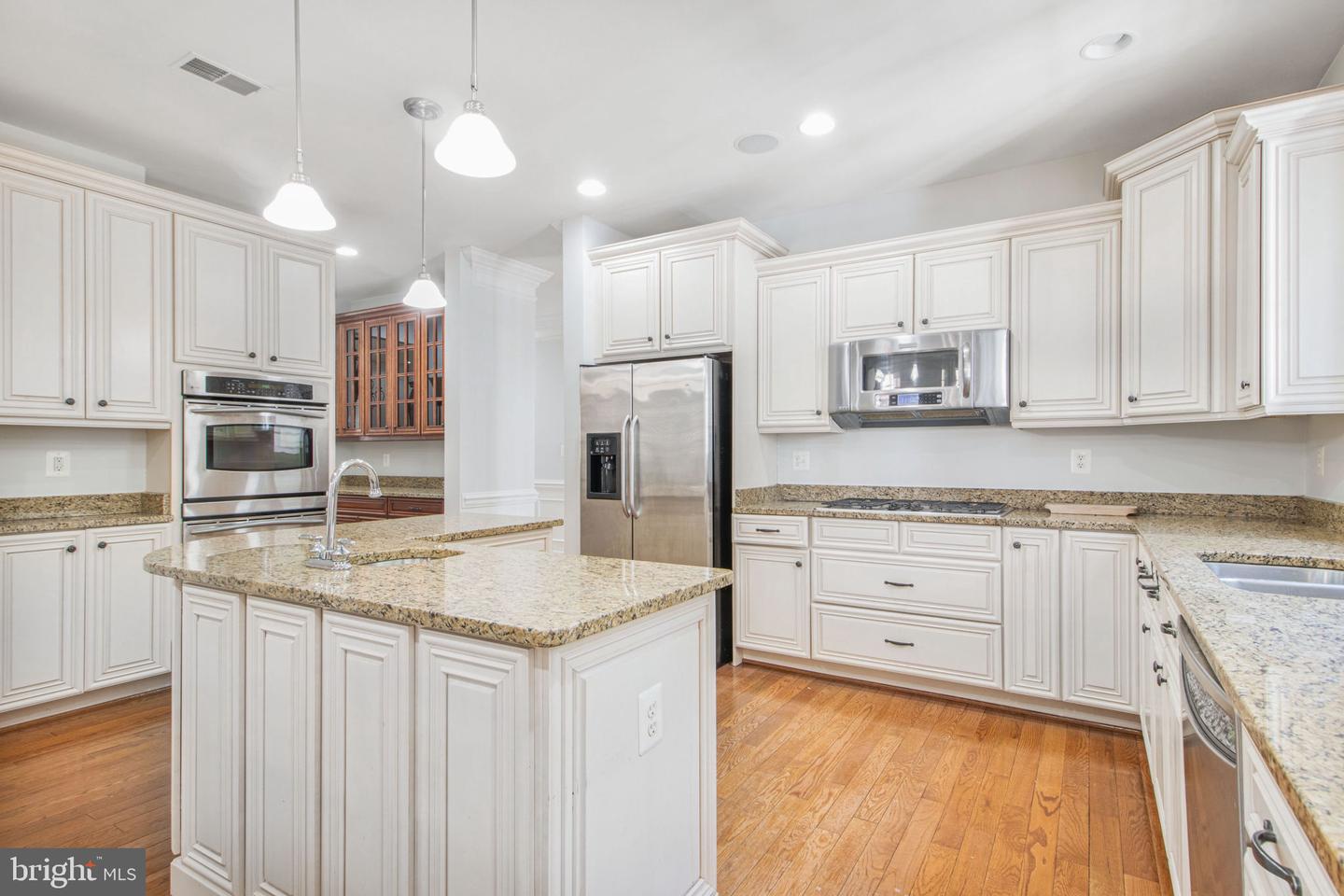 9507 SHELLY KRASNOW LN, FAIRFAX, Virginia 22031, 5 Bedrooms Bedrooms, ,4 BathroomsBathrooms,Residential,For sale,9507 SHELLY KRASNOW LN,VAFC2006584 MLS # VAFC2006584