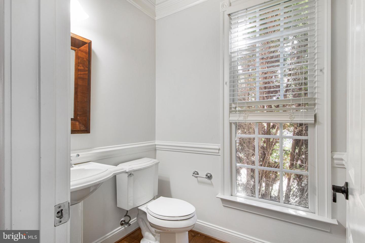 9507 SHELLY KRASNOW LN, FAIRFAX, Virginia 22031, 5 Bedrooms Bedrooms, ,4 BathroomsBathrooms,Residential,For sale,9507 SHELLY KRASNOW LN,VAFC2006584 MLS # VAFC2006584