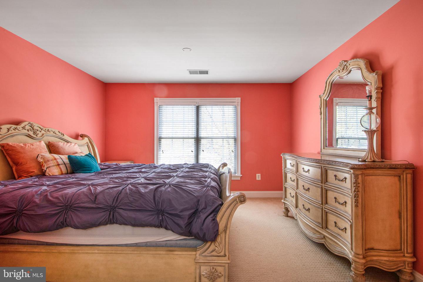 9507 SHELLY KRASNOW LN, FAIRFAX, Virginia 22031, 5 Bedrooms Bedrooms, ,4 BathroomsBathrooms,Residential,For sale,9507 SHELLY KRASNOW LN,VAFC2006584 MLS # VAFC2006584