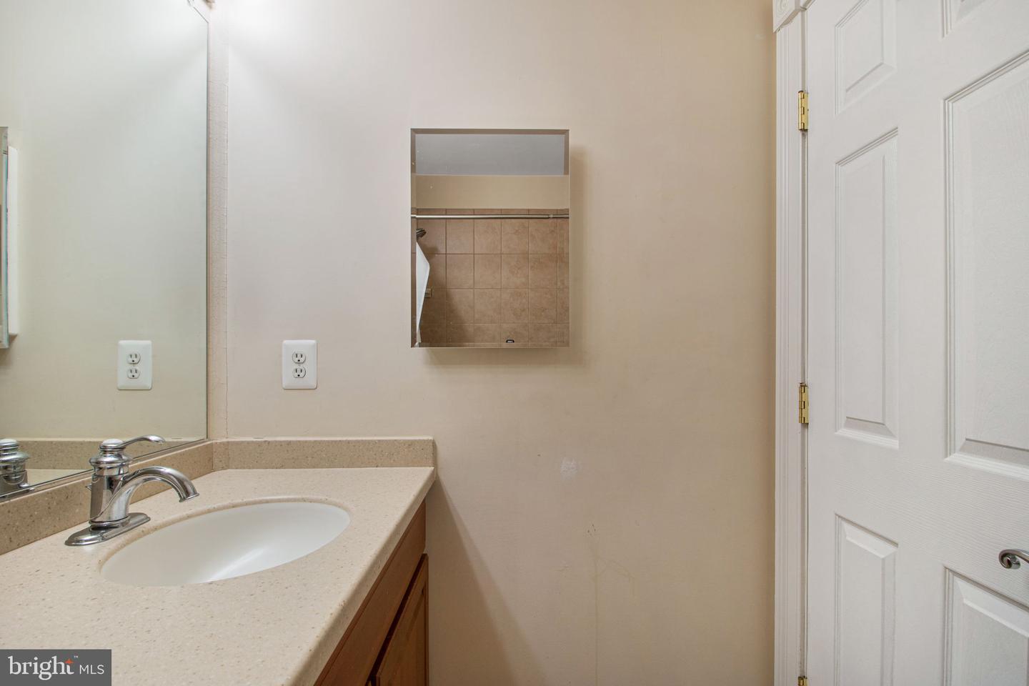 9507 SHELLY KRASNOW LN, FAIRFAX, Virginia 22031, 5 Bedrooms Bedrooms, ,4 BathroomsBathrooms,Residential,For sale,9507 SHELLY KRASNOW LN,VAFC2006584 MLS # VAFC2006584