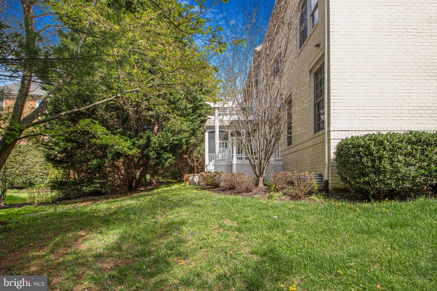 9507 SHELLY KRASNOW LN, FAIRFAX, Virginia 22031, 5 Bedrooms Bedrooms, ,4 BathroomsBathrooms,Residential,For sale,9507 SHELLY KRASNOW LN,VAFC2006584 MLS # VAFC2006584