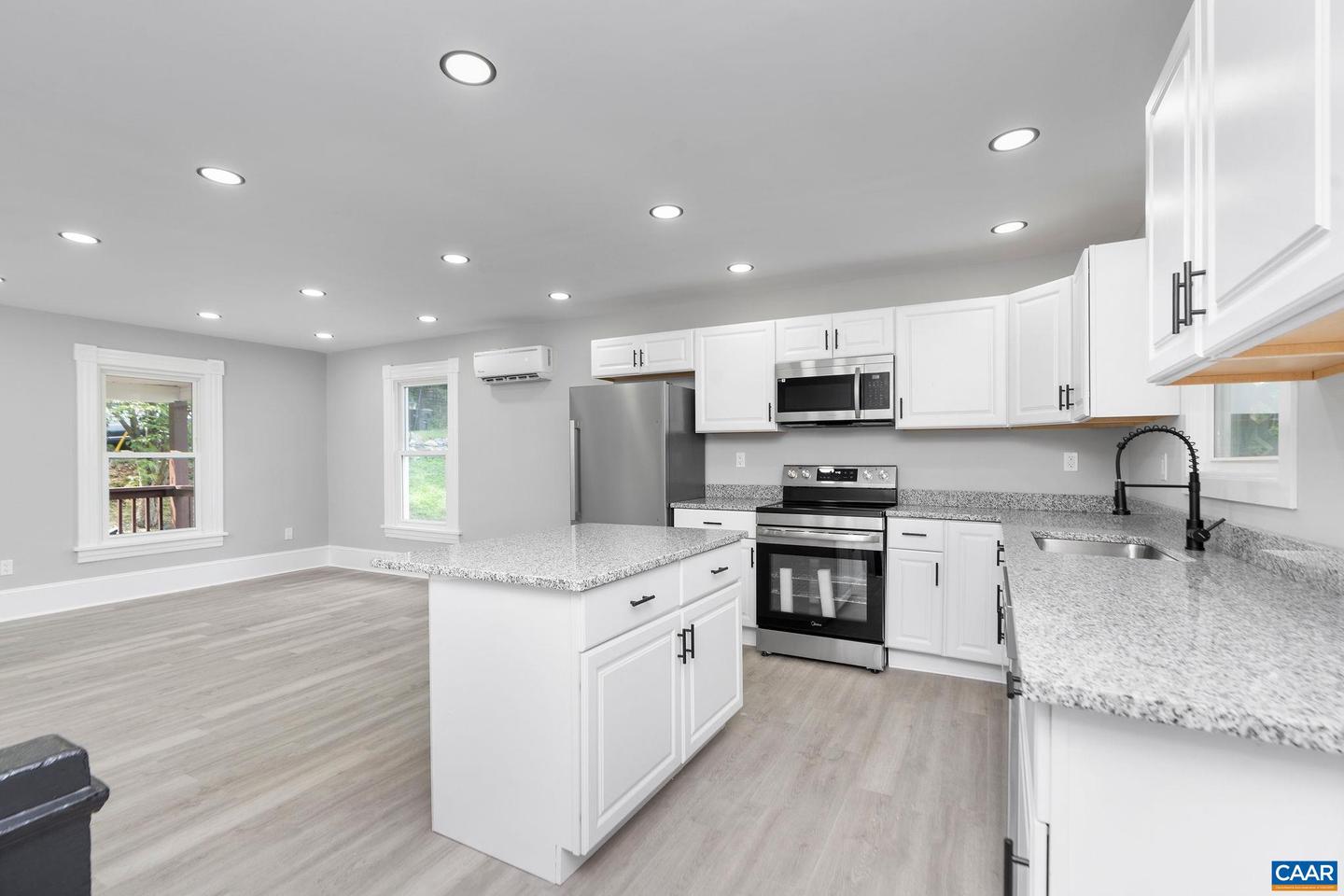 39 OLIVE ST, STAUNTON, Virginia 24401, 3 Bedrooms Bedrooms, ,2 BathroomsBathrooms,Residential,For sale,39 OLIVE ST,666405 MLS # 666405