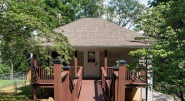 39 OLIVE ST, STAUNTON, Virginia 24401, 3 Bedrooms Bedrooms, ,2 BathroomsBathrooms,Residential,For sale,39 OLIVE ST,666405 MLS # 666405