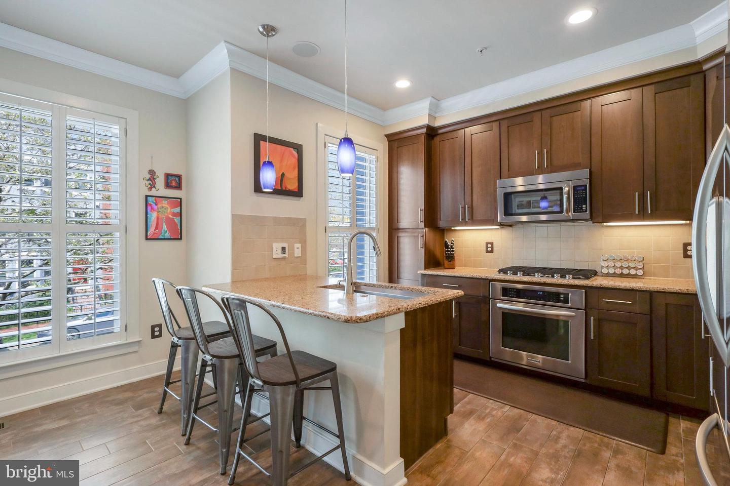 335 I ST SE, WASHINGTON, District Of Columbia 20003, 4 Bedrooms Bedrooms, ,3 BathroomsBathrooms,Residential,For sale,335 I ST SE,DCDC2191182 MLS # DCDC2191182