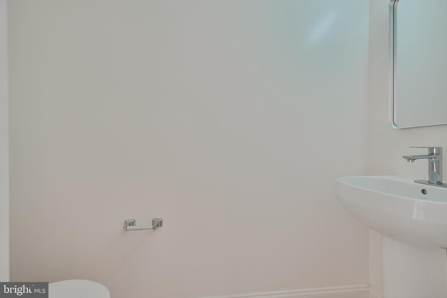 1352 TALBERT CT SE #14A, WASHINGTON, District Of Columbia 20020, 3 Bedrooms Bedrooms, ,2 BathroomsBathrooms,Residential,For sale,1352 TALBERT CT SE #14A,DCDC2191950 MLS # DCDC2191950