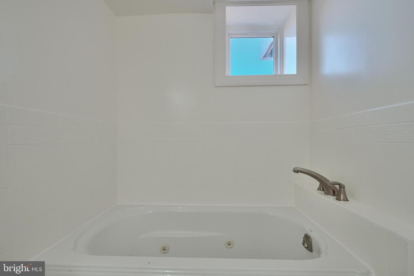 1352 TALBERT CT SE #14A, WASHINGTON, District Of Columbia 20020, 3 Bedrooms Bedrooms, ,2 BathroomsBathrooms,Residential,For sale,1352 TALBERT CT SE #14A,DCDC2191950 MLS # DCDC2191950