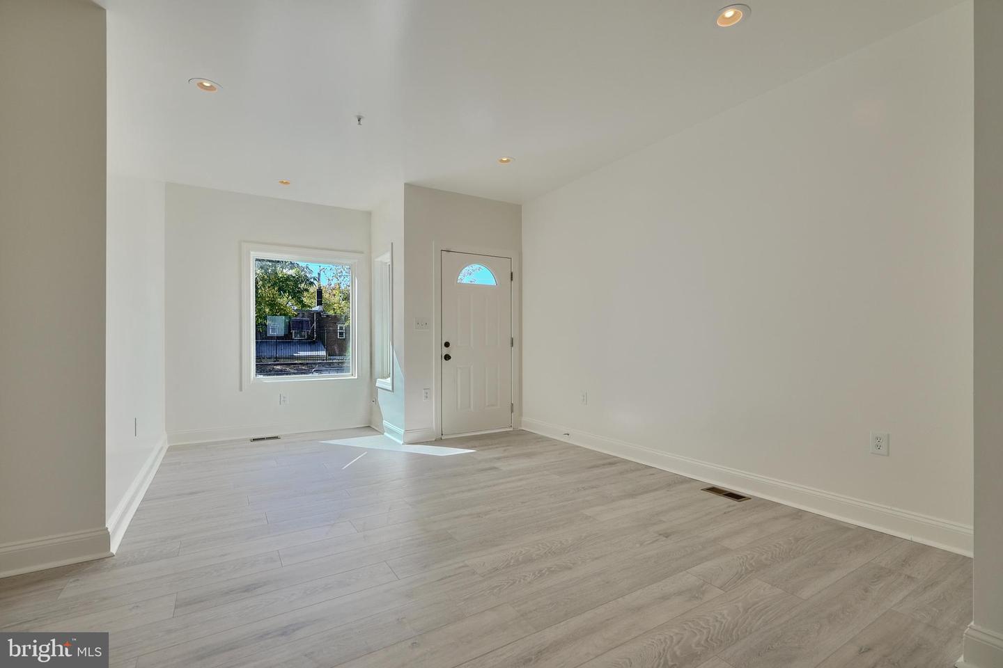 1352 TALBERT CT SE #14A, WASHINGTON, District Of Columbia 20020, 3 Bedrooms Bedrooms, ,2 BathroomsBathrooms,Residential,For sale,1352 TALBERT CT SE #14A,DCDC2191950 MLS # DCDC2191950