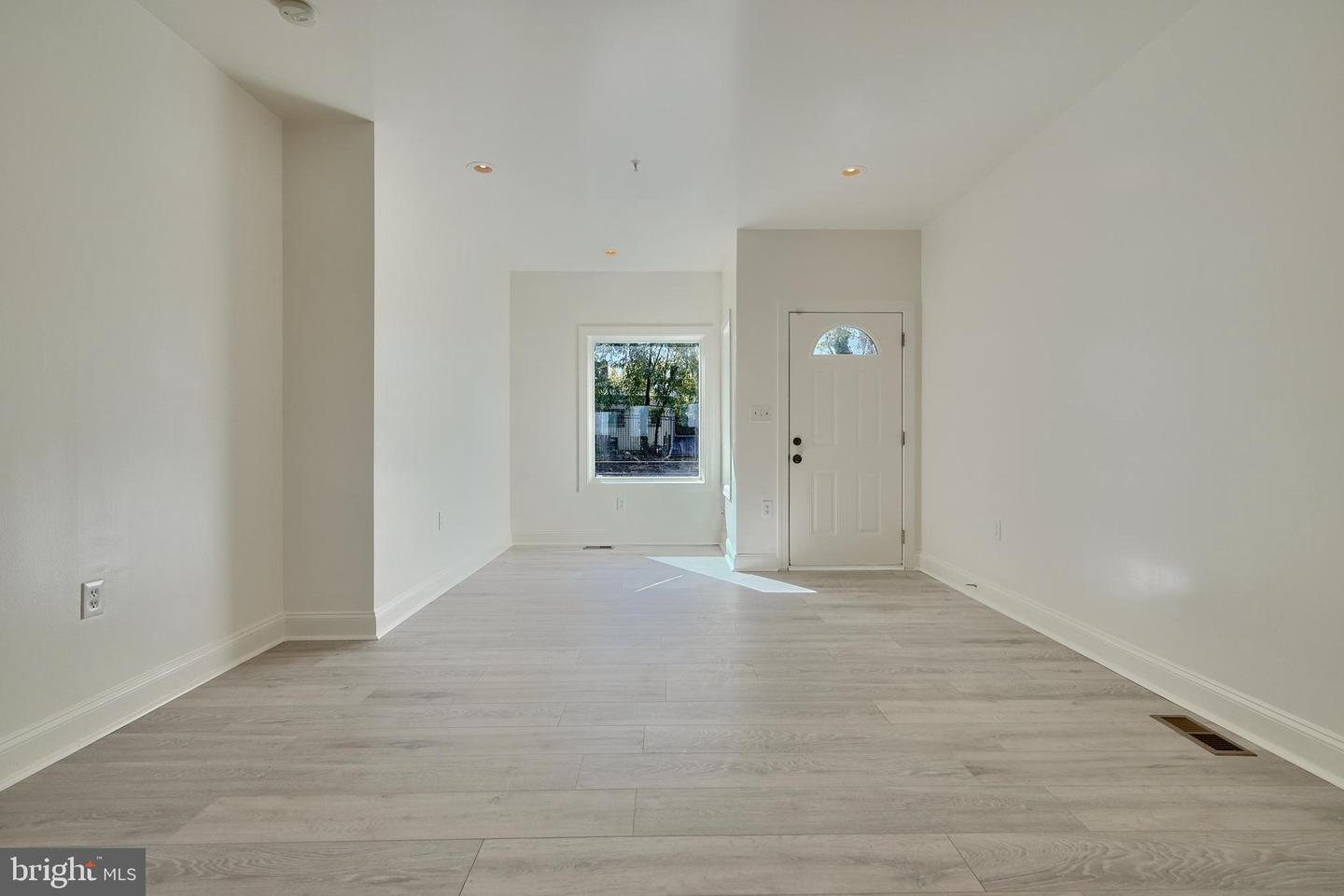 1352 TALBERT CT SE #14A, WASHINGTON, District Of Columbia 20020, 3 Bedrooms Bedrooms, ,2 BathroomsBathrooms,Residential,For sale,1352 TALBERT CT SE #14A,DCDC2191950 MLS # DCDC2191950