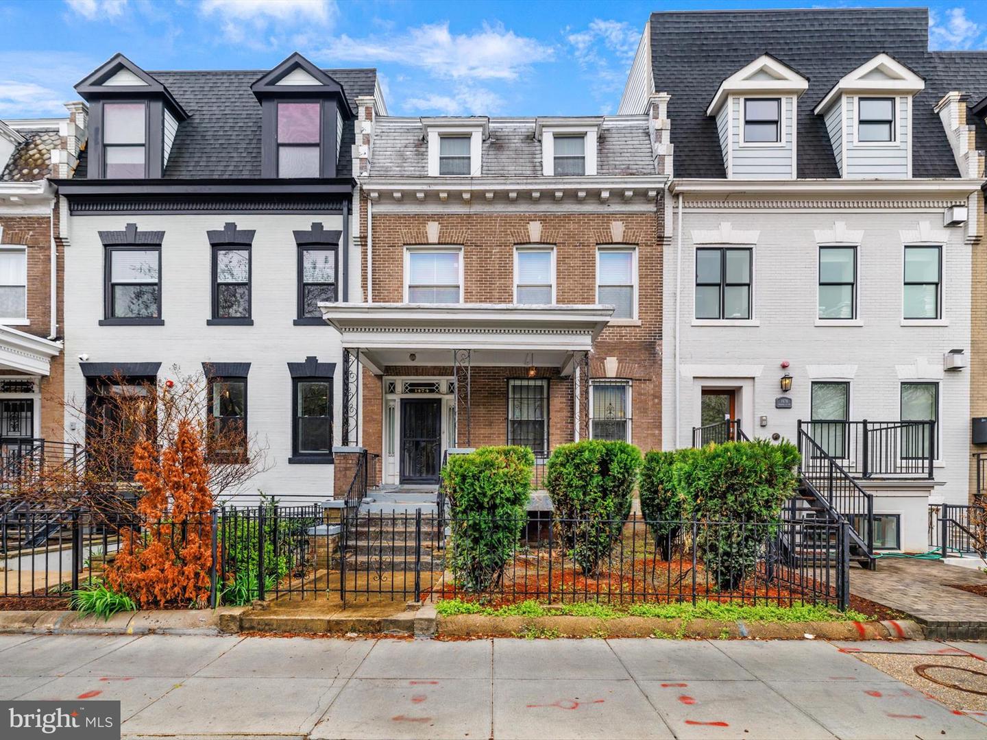 1474 HARVARD ST NW, WASHINGTON, District Of Columbia 20009, 4 Bedrooms Bedrooms, ,2 BathroomsBathrooms,Residential,For sale,1474 HARVARD ST NW,DCDC2192764 MLS # DCDC2192764