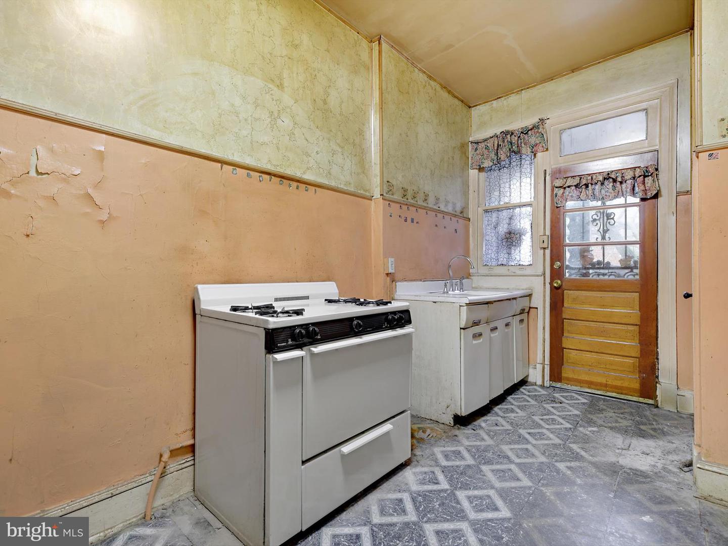 1474 HARVARD ST NW, WASHINGTON, District Of Columbia 20009, 4 Bedrooms Bedrooms, ,2 BathroomsBathrooms,Residential,For sale,1474 HARVARD ST NW,DCDC2192764 MLS # DCDC2192764