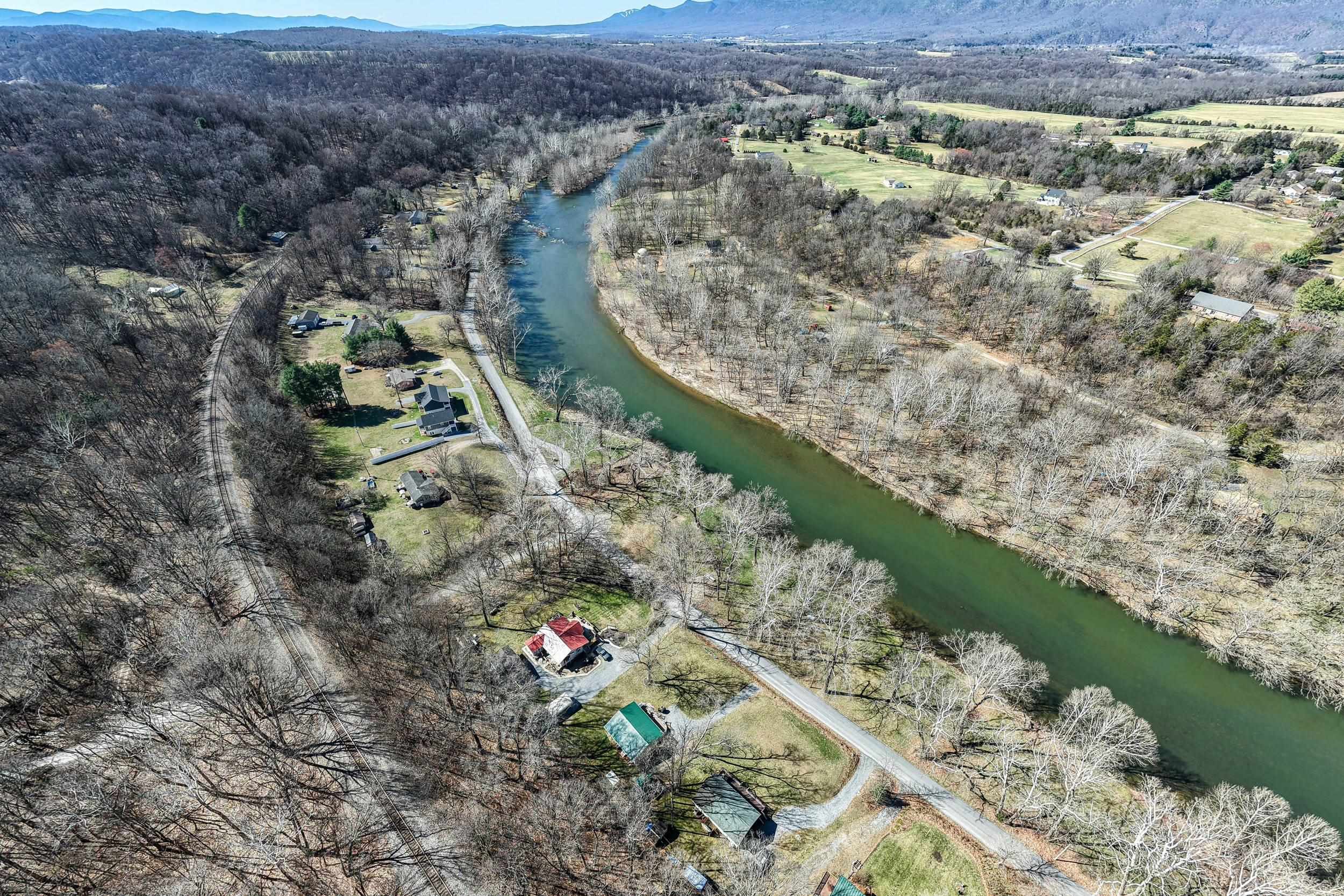 4551 GROVE HILL RIVER RD, SHENANDOAH, Virginia 22849, 3 Bedrooms Bedrooms, ,1 BathroomBathrooms,Residential,4551 GROVE HILL RIVER RD,660852 MLS # 660852