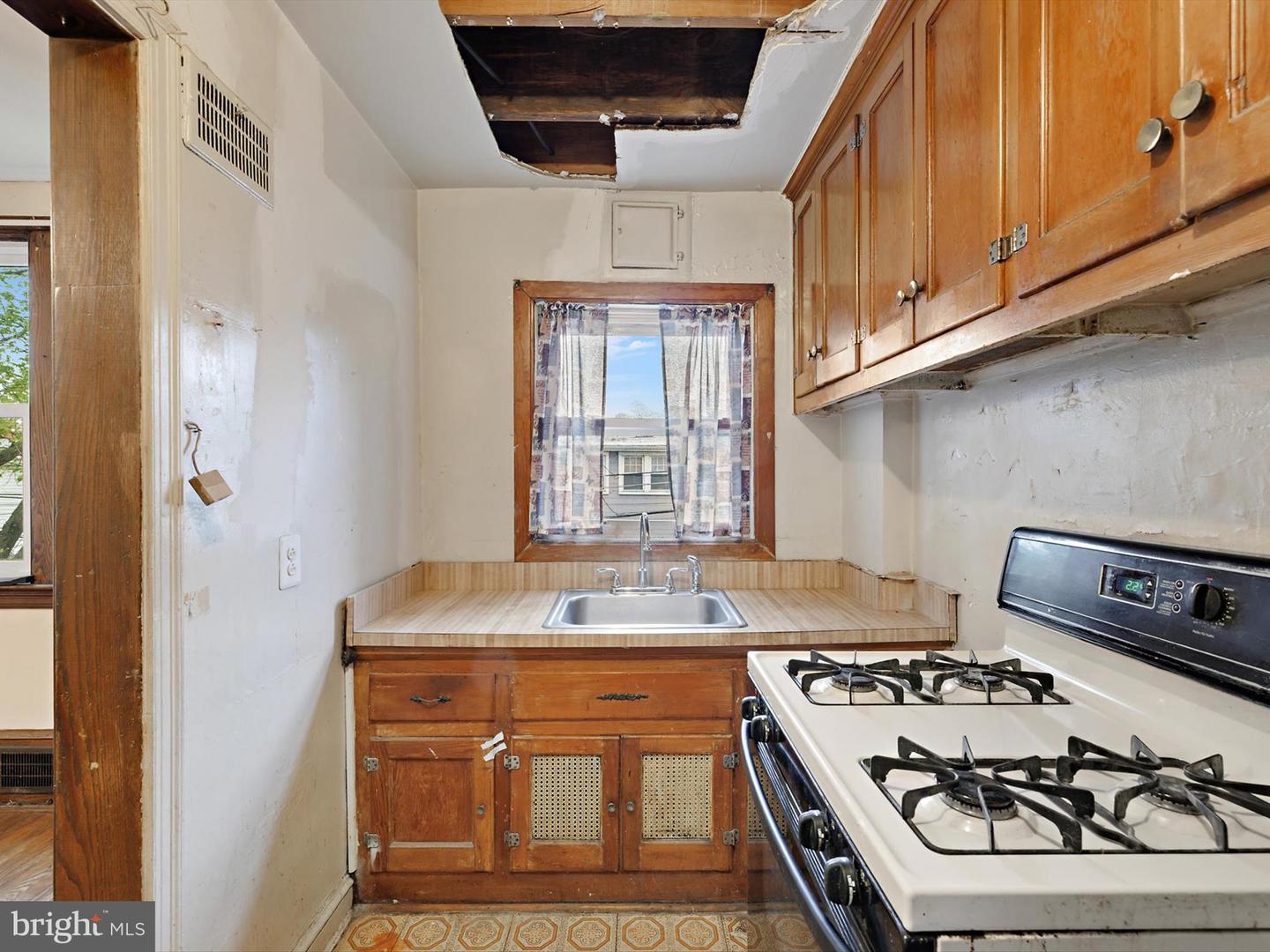 1742 LYMAN PL NE, WASHINGTON, District Of Columbia 20002, 3 Bedrooms Bedrooms, ,1 BathroomBathrooms,Residential,For sale,1742 LYMAN PL NE,DCDC2194774 MLS # DCDC2194774