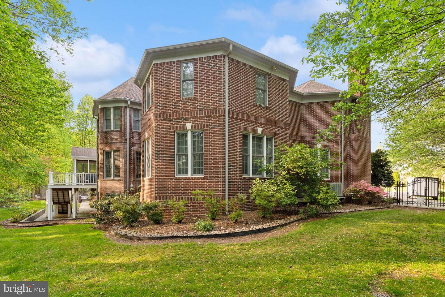 6403 BURKE WOODS DR, BURKE, Virginia 22015, 7 Bedrooms Bedrooms, ,9 BathroomsBathrooms,Residential,For sale,6403 BURKE WOODS DR,VAFX2236802 MLS # VAFX2236802