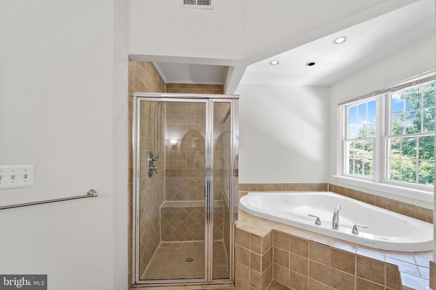 12312 STREAMVALE CIR, HERNDON, Virginia 20170, 5 Bedrooms Bedrooms, ,4 BathroomsBathrooms,Residential,For sale,12312 STREAMVALE CIR,VAFX2240976 MLS # VAFX2240976