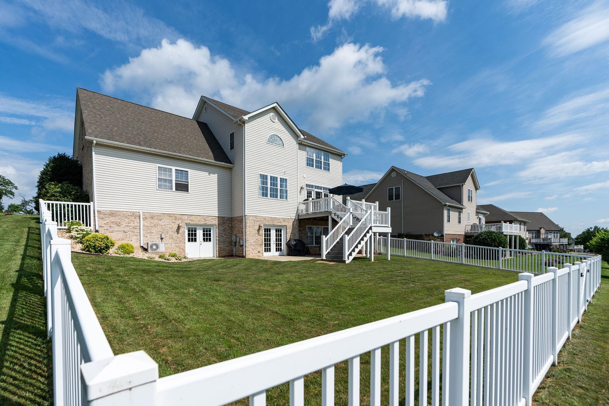 292 HEATHER LN, STAUNTON, Virginia 24401, 4 Bedrooms Bedrooms, ,3 BathroomsBathrooms,Residential,292 HEATHER LN,666415 MLS # 666415