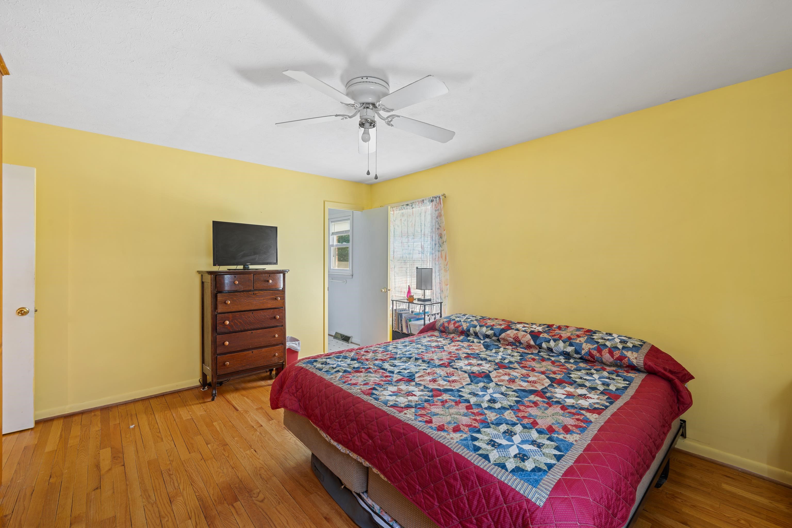 578 HILLTOP DR, STAUNTON, Virginia 24401, 3 Bedrooms Bedrooms, ,1 BathroomBathrooms,Residential,578 HILLTOP DR,666417 MLS # 666417