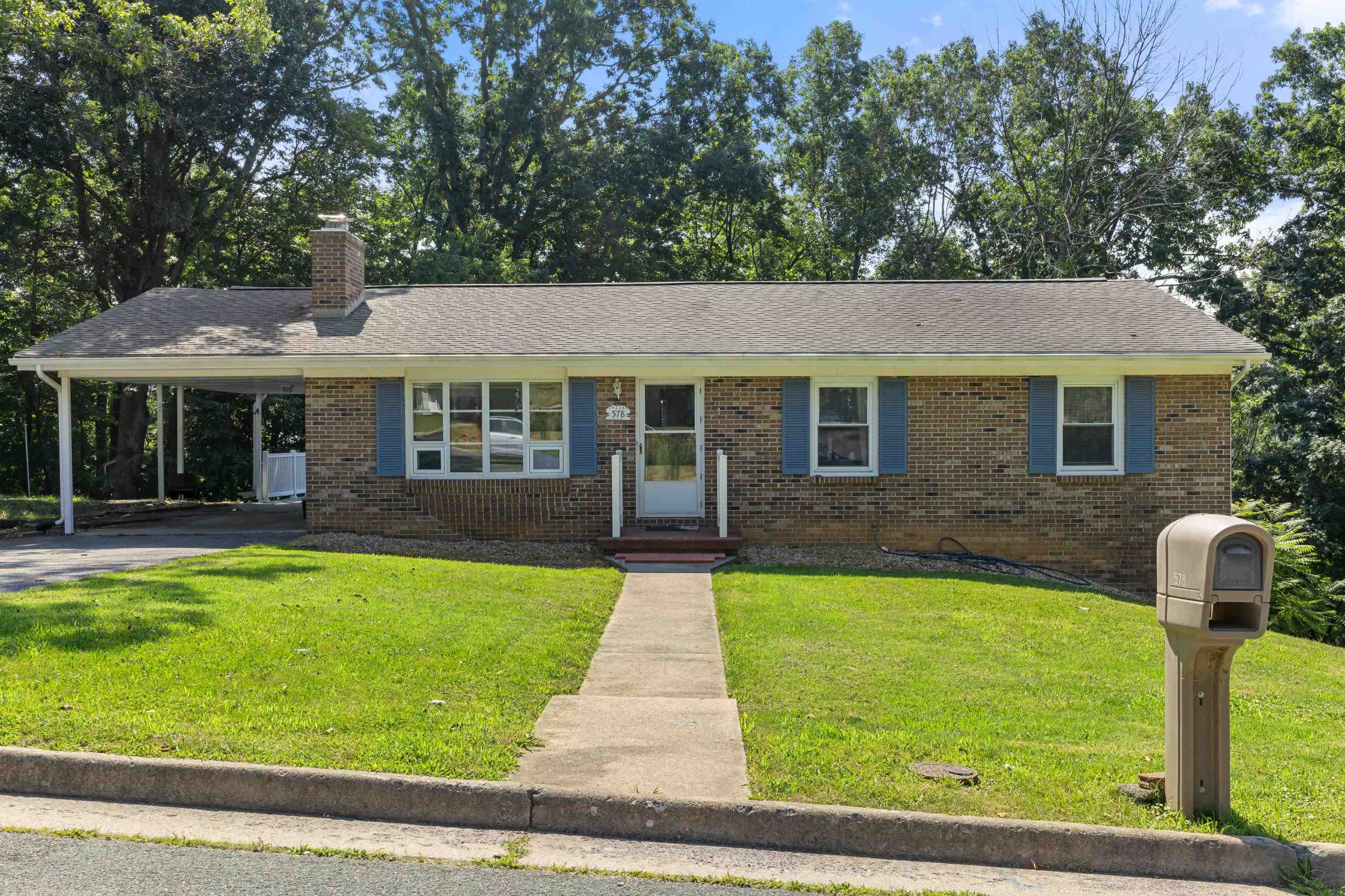 578 HILLTOP DR, STAUNTON, Virginia 24401, 3 Bedrooms Bedrooms, ,1 BathroomBathrooms,Residential,578 HILLTOP DR,666417 MLS # 666417