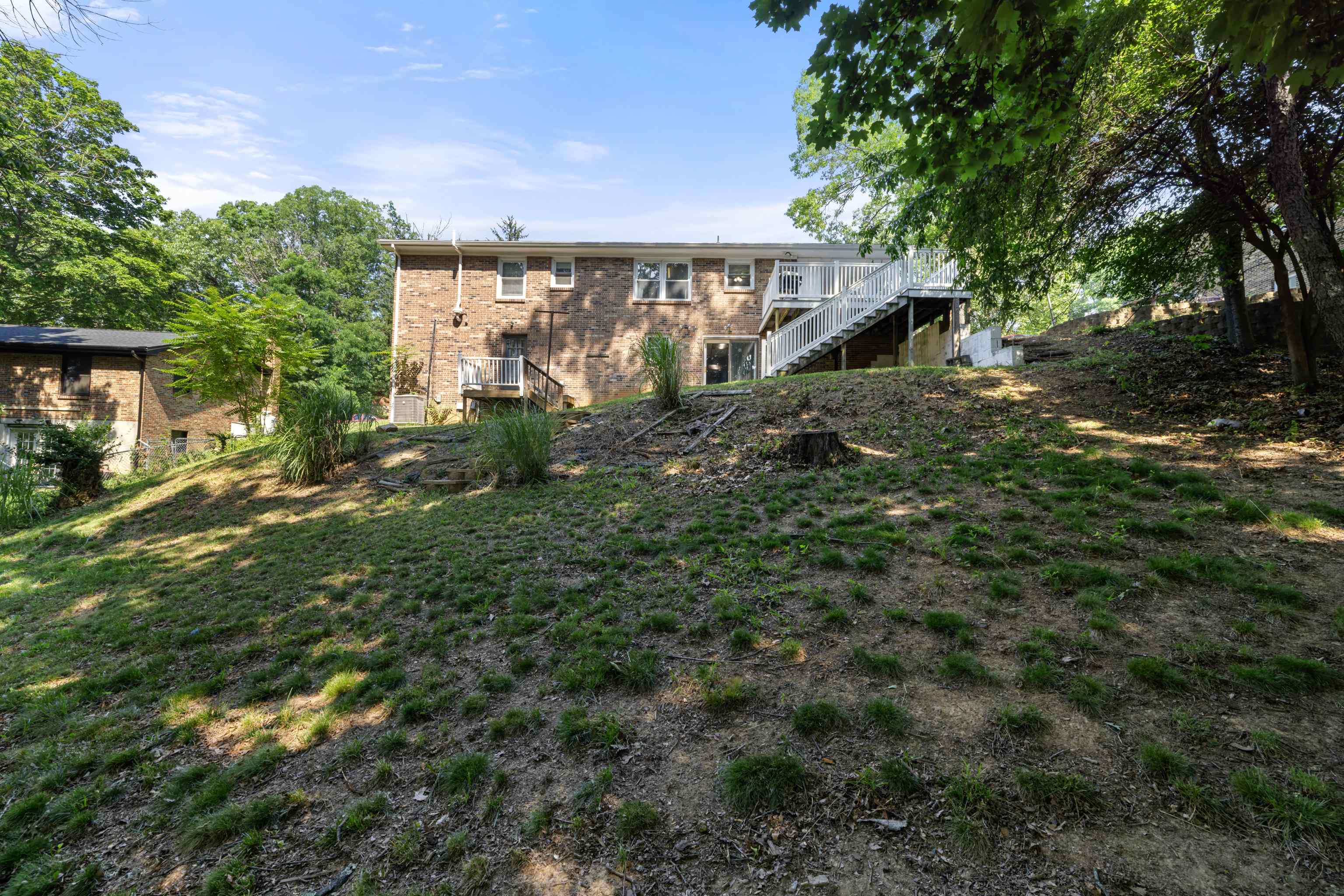578 HILLTOP DR, STAUNTON, Virginia 24401, 3 Bedrooms Bedrooms, ,1 BathroomBathrooms,Residential,578 HILLTOP DR,666417 MLS # 666417