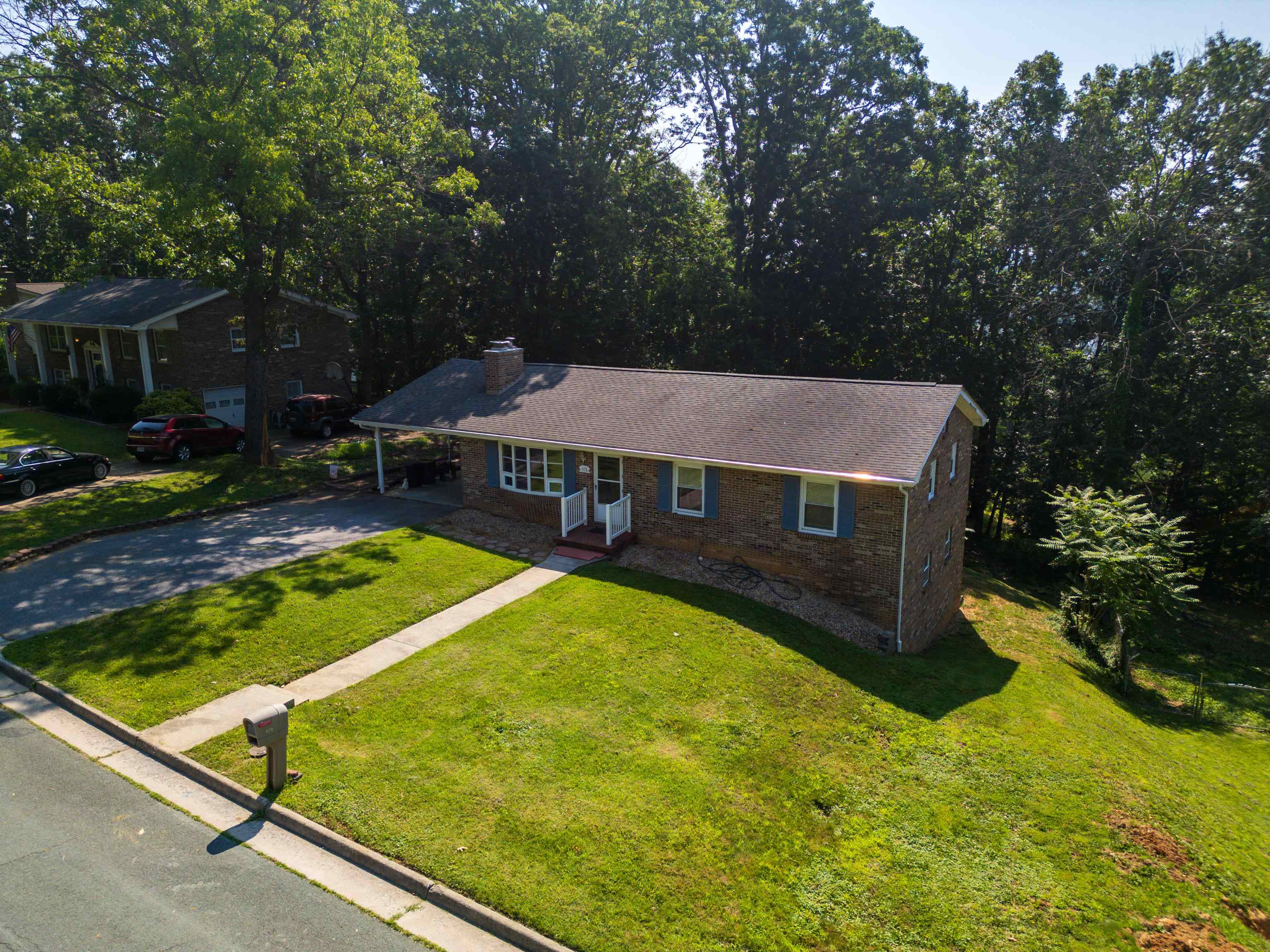 578 HILLTOP DR, STAUNTON, Virginia 24401, 3 Bedrooms Bedrooms, ,1 BathroomBathrooms,Residential,578 HILLTOP DR,666417 MLS # 666417
